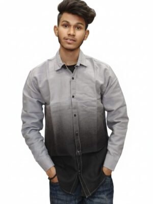 Men Regular Fit Solid Spread Collar Casual Shirt